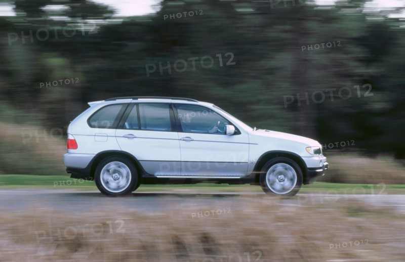 2001 BMW X5 4.4i. Artist: Unknown.