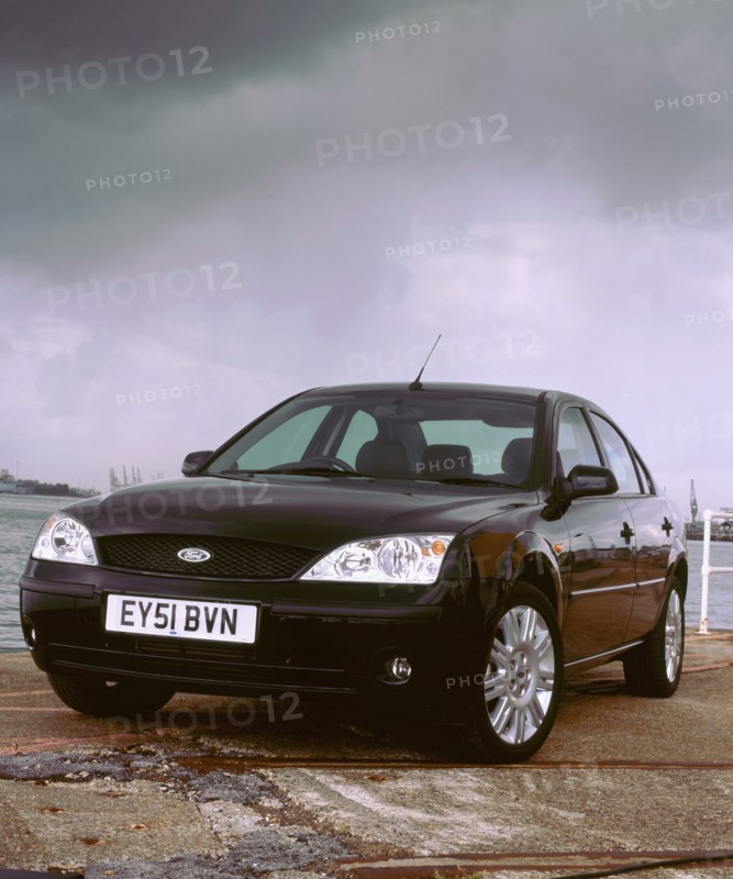 2002 Ford Mondeo Ghia X TDCi. Artist: Unknown.