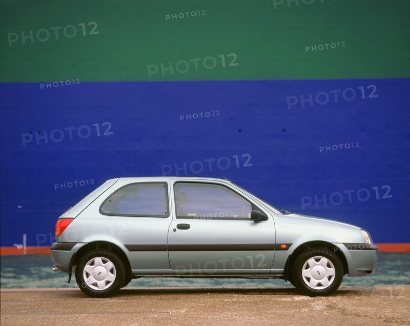 2000 Ford Fiesta Finesse. Artist: Unknown.