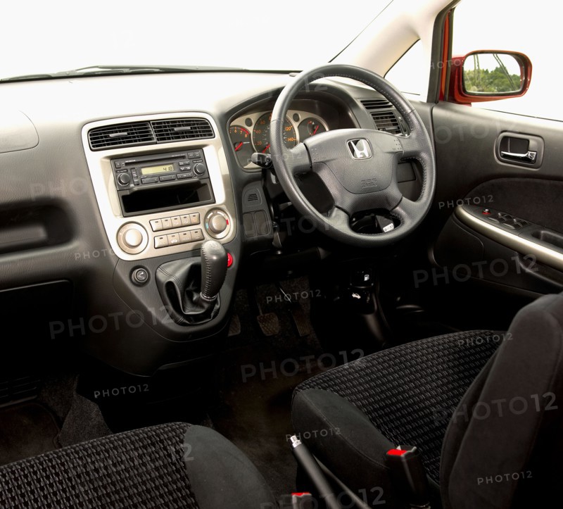 2003 Honda Stream 2 .0 LSE Sport. Artist: Unknown.
