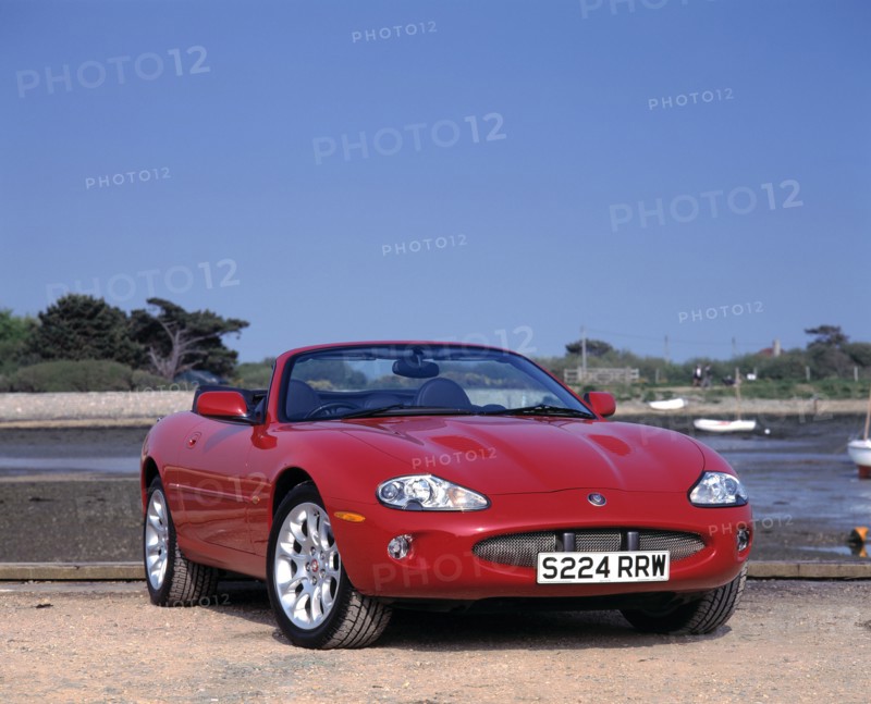 1999 Jaguar XKR . Artist: Unknown.