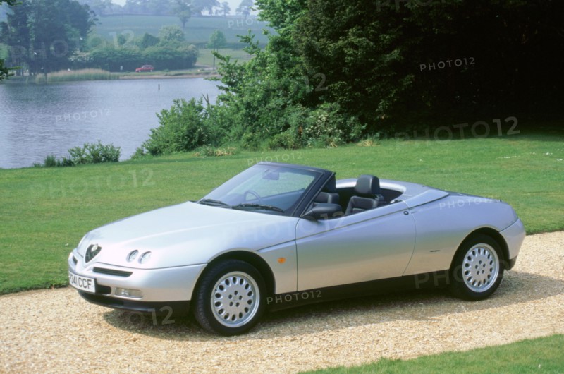 1997 Alfa Romeo spider twin spark 16v. Artist: Unknown.