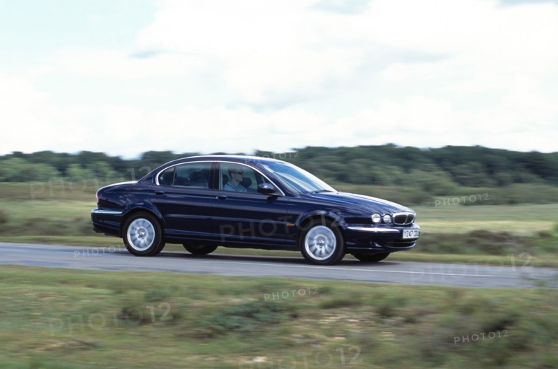 2001 Jaguar X type 2.5. Artist: Unknown.