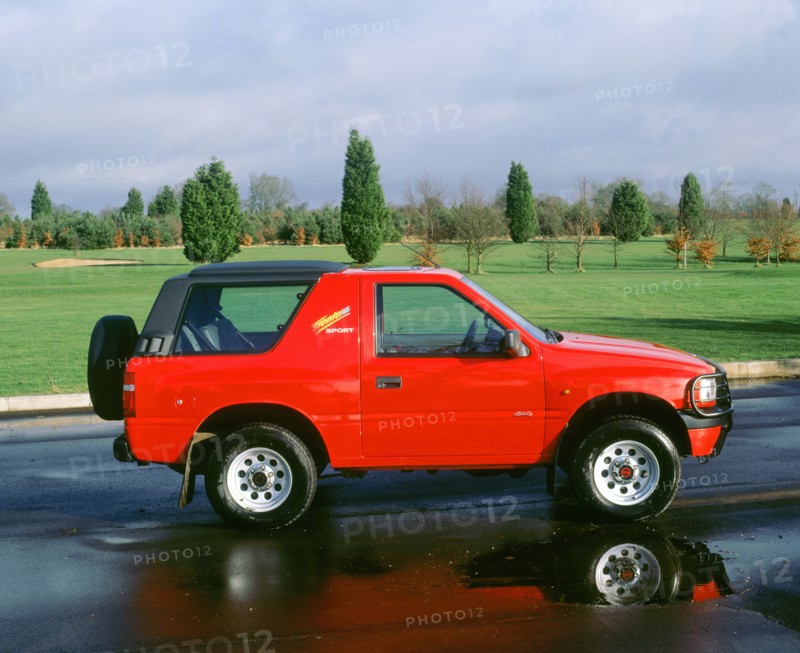 1994 Vauxhall Frontera Sport. Artist: Unknown.