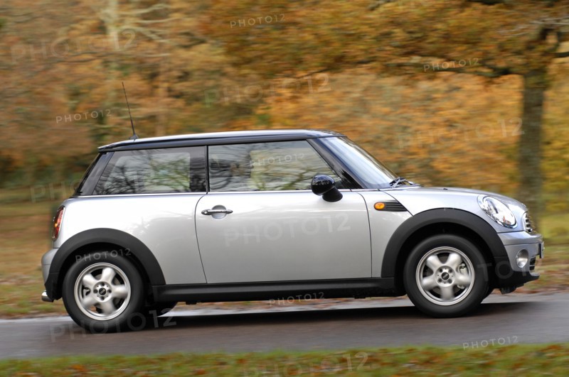 2006 Mini Cooper Artist: Unknown.
