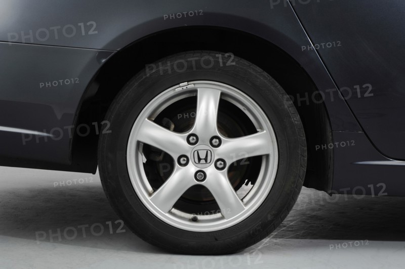 2003 Honda Accord Tourer i-vtec Artist: Unknown.
