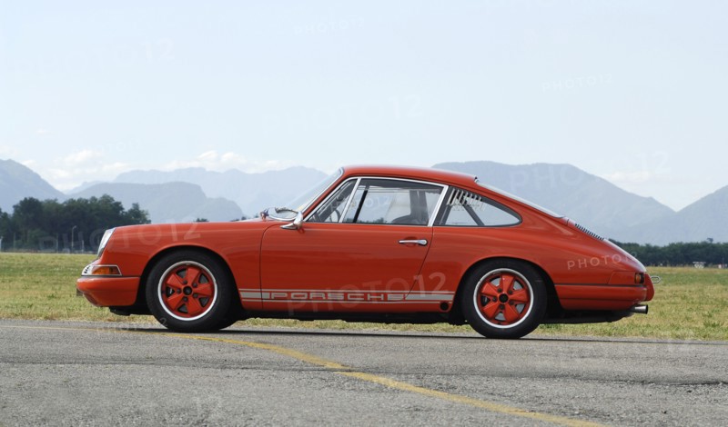 1965 Porsche 911 2000 R Artist: Unknown.