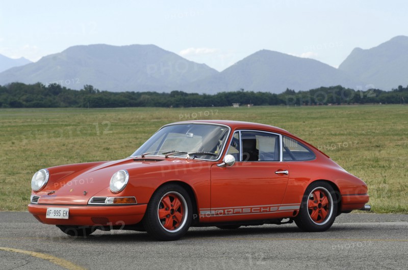 1965 Porsche 911 2000 R Artist: Unknown.