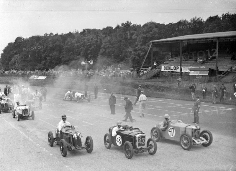 Motor race at Donington Park, Leicestershire, 1936. Artist: Bill Brunell.