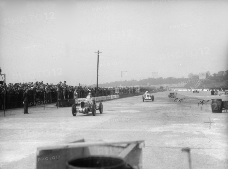 MG cars of Doreen Evans and John Henry Tomson Smith, JCC International Trophy, Brooklands, 1936. Artist: Bill Brunell.