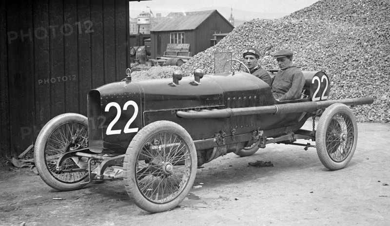 J Higginson's 3308 cc Vauxhall at the RAC Isle of Man TT race, 10 June 1914. Artist: Bill Brunell.