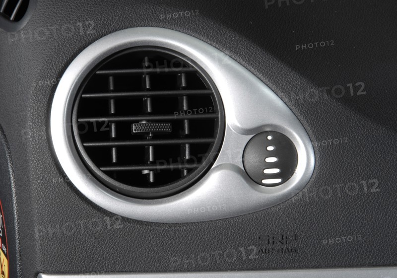 2007 Renault Clio. Artist: Unknown.