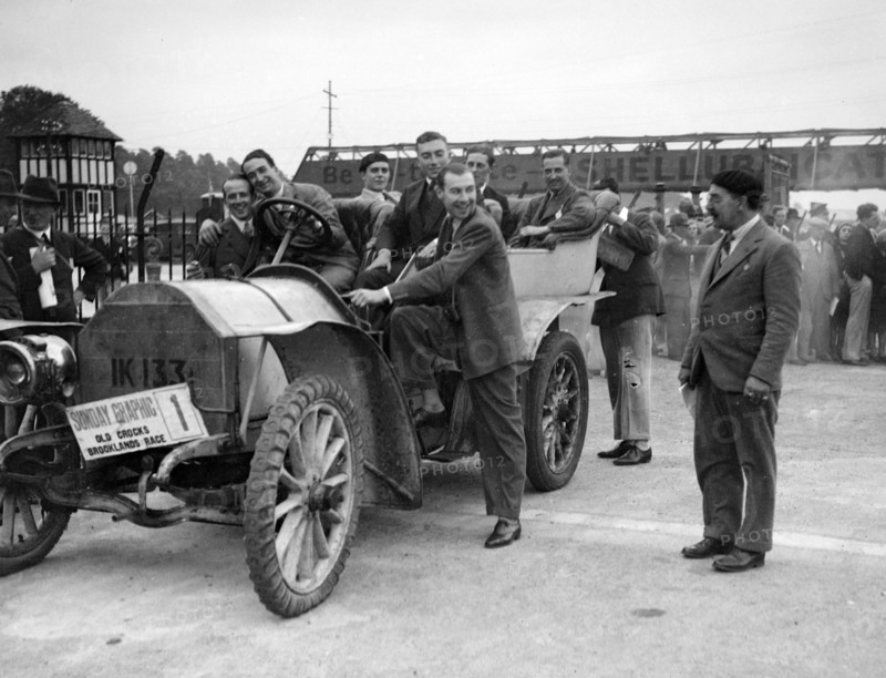 Mercedes, winner of the 1906 Ballinaslaughter Hill Climb, Old Crocks Race, Brooklands, 1931. Artist: Bill Brunell.