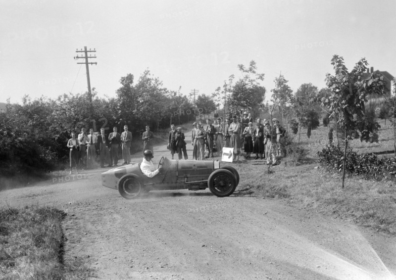 Bugatti Type 35, Bugatti Owners Club Hill Climb, Chalfont St Peter, Buckinghamshire, 1935. Artist: Bill Brunell.