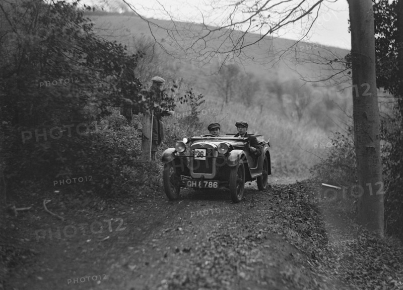 Austin Ulster of WGE Rushworth competing in the Inter-Varsity Trial, November 1931. Artist: Bill Brunell.