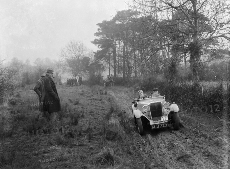 Singer of DA Loader at the Sunbac Colmore Trial, Gloucestershire, 1934. Artist: Bill Brunell.
