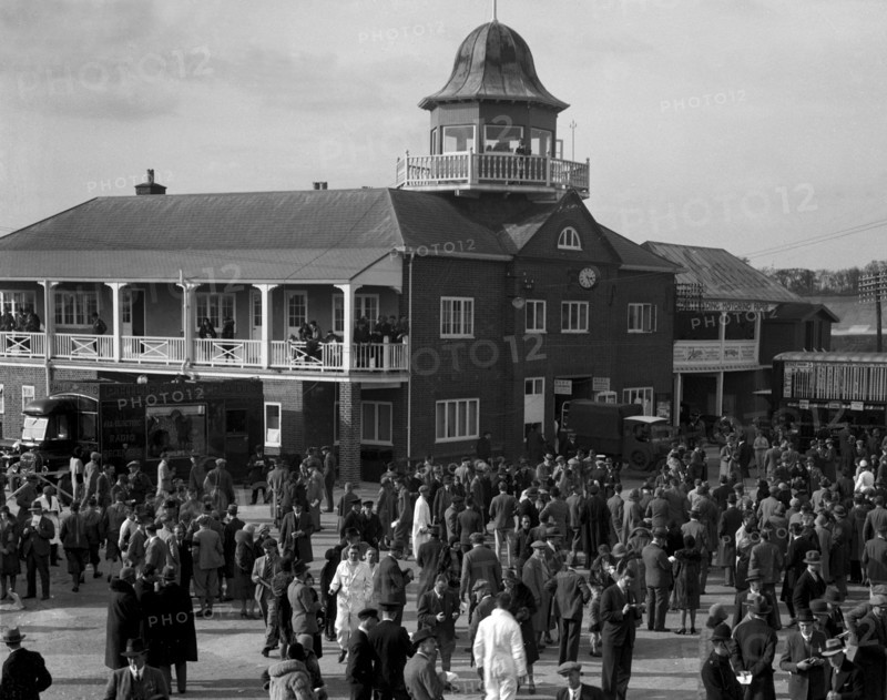 BARC race meeting, Brooklands, 1930. Artist: Bill Brunell.