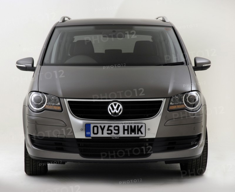 2009 Volkswagen Touran Tdi Artist: Unknown.
