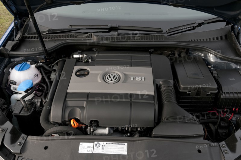 2011 Vokswagen Golf R Tsi Artist: Unknown.
