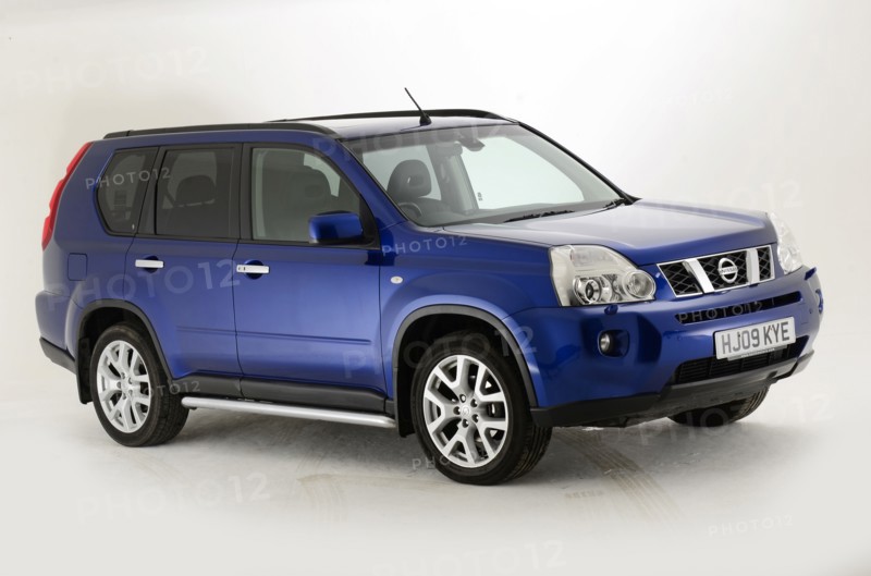 2009 Nissan X-Trail Artist: Unknown.