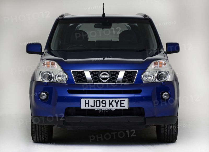 2009 Nissan X-Trail Artist: Unknown.