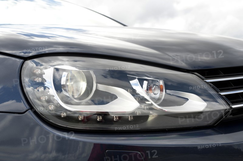 2011 Volkswagen EOS 2.0 Tdi Artist: Unknown.
