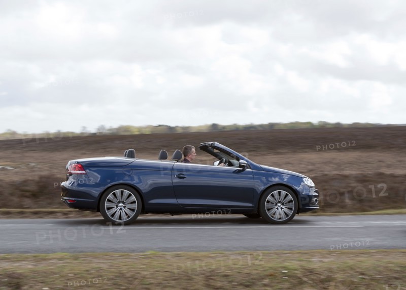 2011 Volkswagen EOS 2.0 Tdi Artist: Unknown.