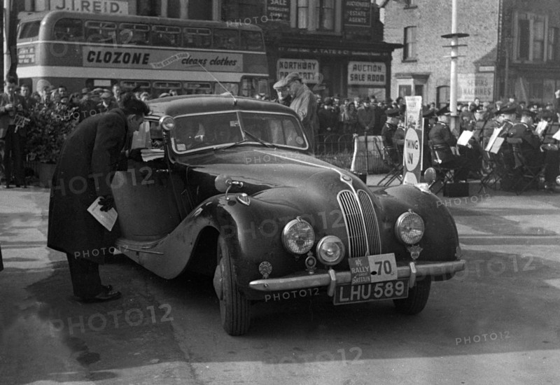 Bristol 400 driven by L.Potter on the 1952 R.A.C Rally Artist: Unknown.