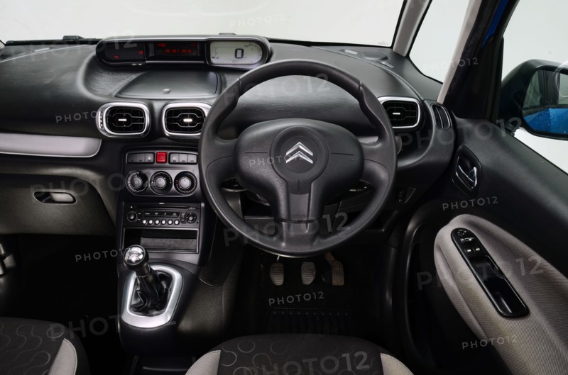 2009 Citroen C3 Picasso Artist: Unknown.