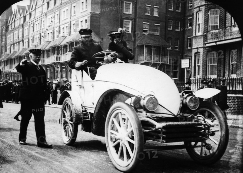Serpollet Easter Egg steam car at Bexhill 1902 Artist: Unknown.