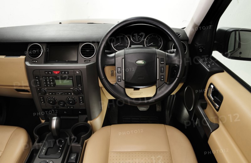 2005 Land Rover Discovery 3 Artist: Unknown.