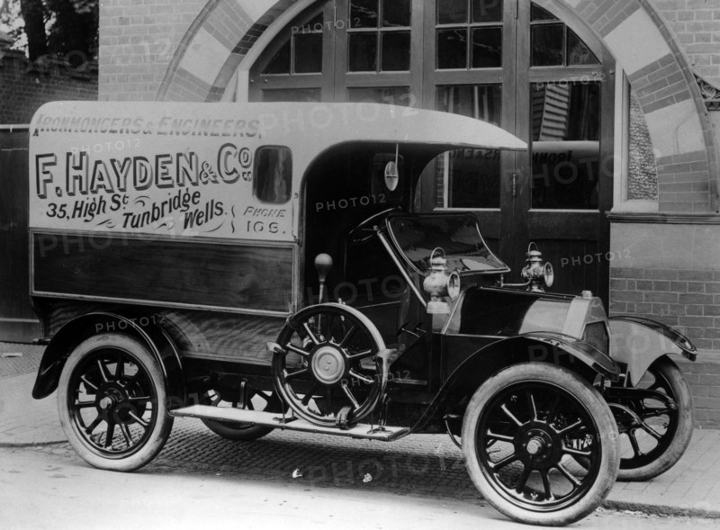 1914 Belsize 10-12hp van Artist: Unknown.