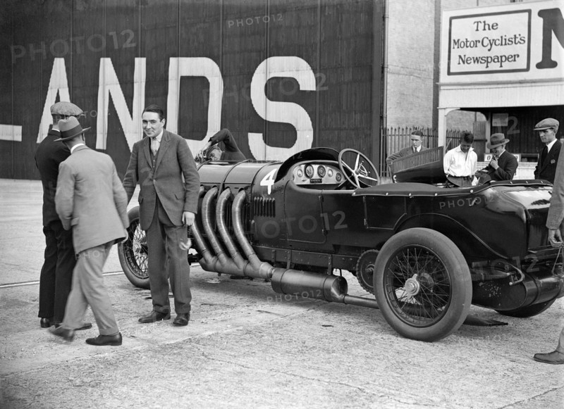 22 litre Benz of GK Clowes at a Surbiton Motor Club race meeting, Brooklands, Surrey, 1928. Artist: Bill Brunell.