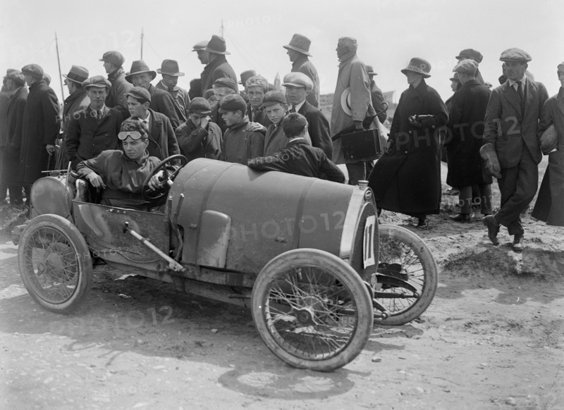 Bugatti Brescia of Raymond Mays in his Bugatti Brescia at the Porthcawl Speed Trials, Wales, 1922. Artist: Bill Brunell.