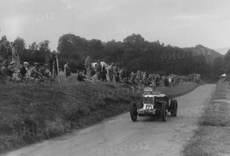MG competing in the Shelsley Walsh Hillclimb, Worcestershire, 1935. Artist: Bill Brunell.