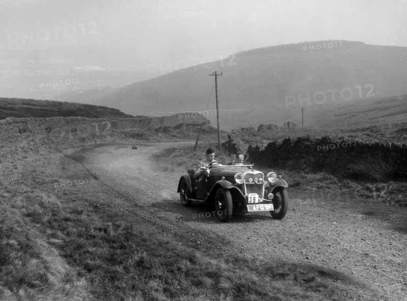 Singer Le Mans of WK Elliott competing in the Sunbac Inter-Club Team Trial, 1935. Artist: Bill Brunell.