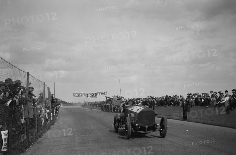 Count Louis Zborowski driving Chitty Bang Bang 1 to win the Southsea Speed Carnival, 1922. Artist: Bill Brunell.