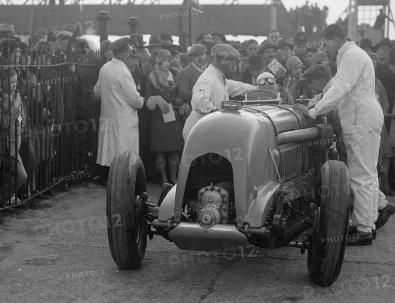 Bentley single-seater of Tim Birkin, winner of a race at a BARC meeting, Brooklands, 1930. Artist: Bill Brunell.