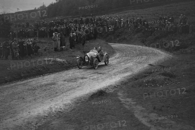 Bugatti Brescia of Raymond Mays, winner of the 1500cc class, Caerphilly Hillclimb, Wales, 1922. Artist: Bill Brunell.
