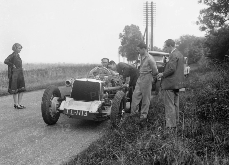 Road testing Raymond Mays' Vauxhall-Villiers, c1930s. Artist: Bill Brunell.