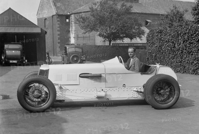 Raymond Mays in his Vauxhall-Villiers, c1930s. Artist: Bill Brunell.