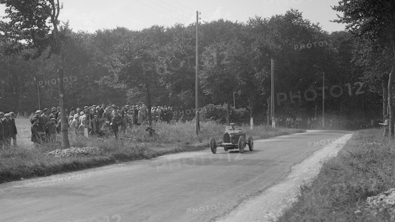 Bugatti Type 35, Boulogne Motor Week, France, 1928. Artist: Bill Brunell.