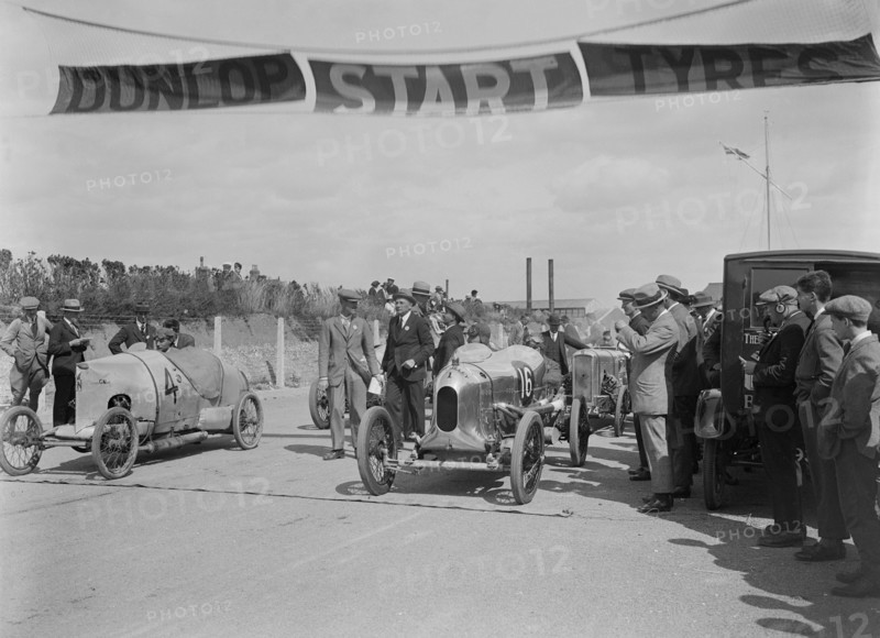 GN Silver Gnat of GL Hawkins and a Wolseley at the Southsea Speed Carnival, Hampshire. 1922. Artist: Bill Brunell.