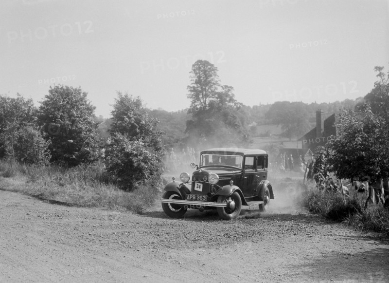 Studebaker of JS Steele competing in the BOC Hill Climb, Chalfont St Peter, Buckinghamshire, 1932. Artist: Bill Brunell.