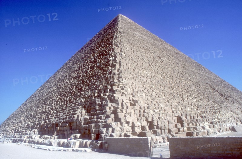 Pyramid of Khufu (Cheops), Giza, Egyptian, 4th Dynasty, 26th century BC. Artist: Unknown