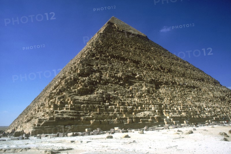 Pyramid of Khafre (Chephren), Giza, Egypt, 4th Dynasty, 26th century BC. Artist: Unknown
