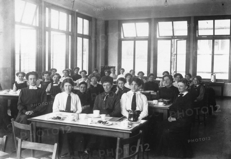 The Rowntree factory dining room for girls, York, Yorkshire, 1900. Artist: Unknown