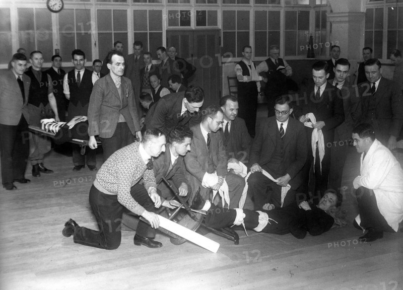 ARP (Air Raid Precautions) Ambulance Class,  York, Yorkshire, 1940. Artist: Unknown
