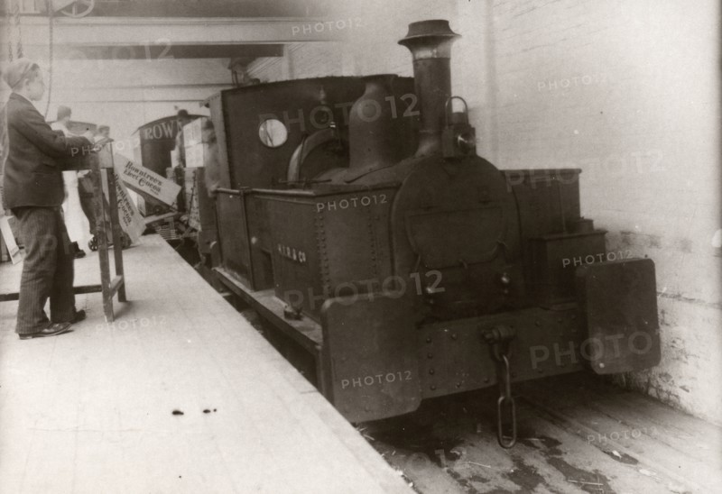 Men at the Landing Stage load the steam train, York, Yorkshire, 1895. Artist: Unknown