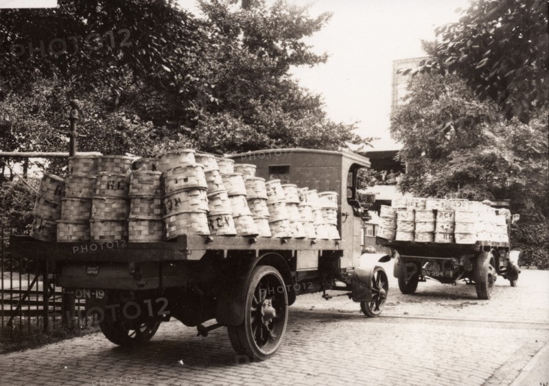 Arrival of open-backed lorries carrying fruit, York, Yorkshire, 1920. Artist: Unknown